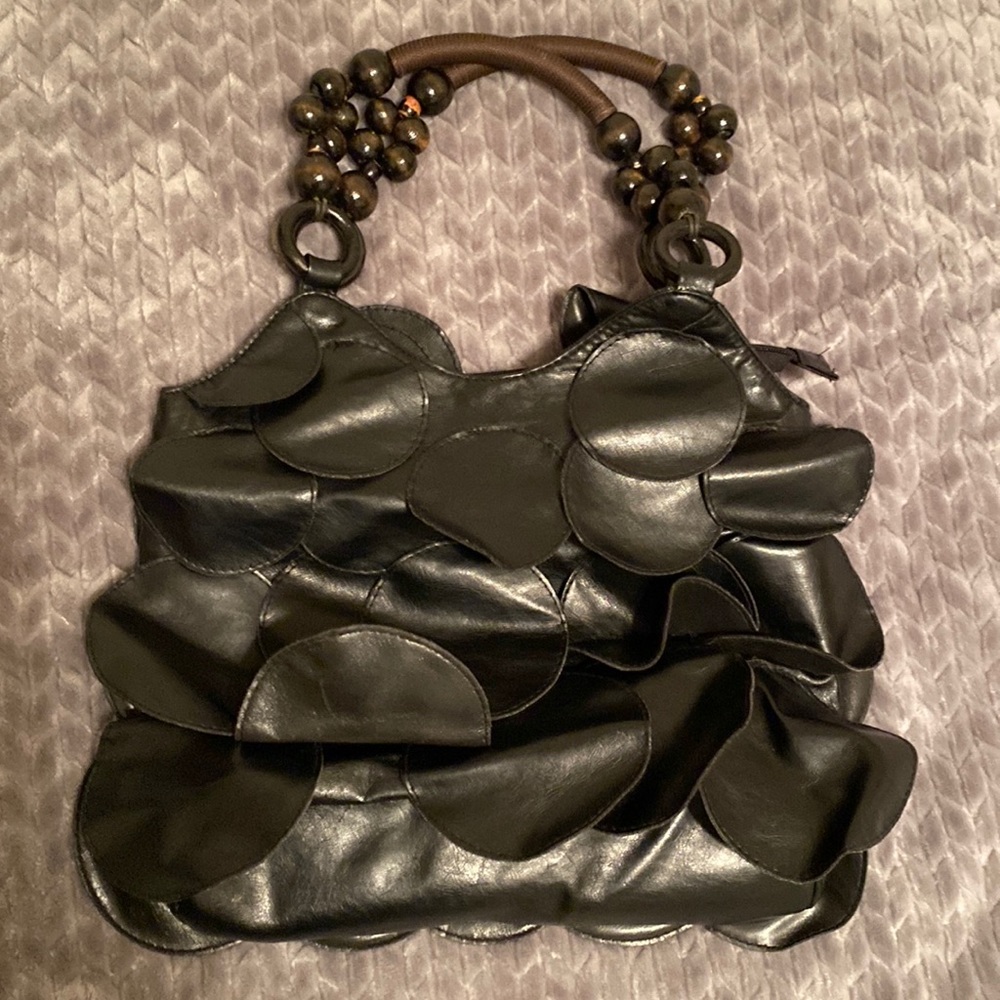 Black retro purse. Good condition.